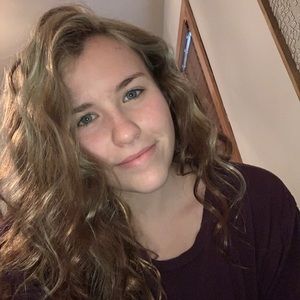 Meet your Posher, Magdalena